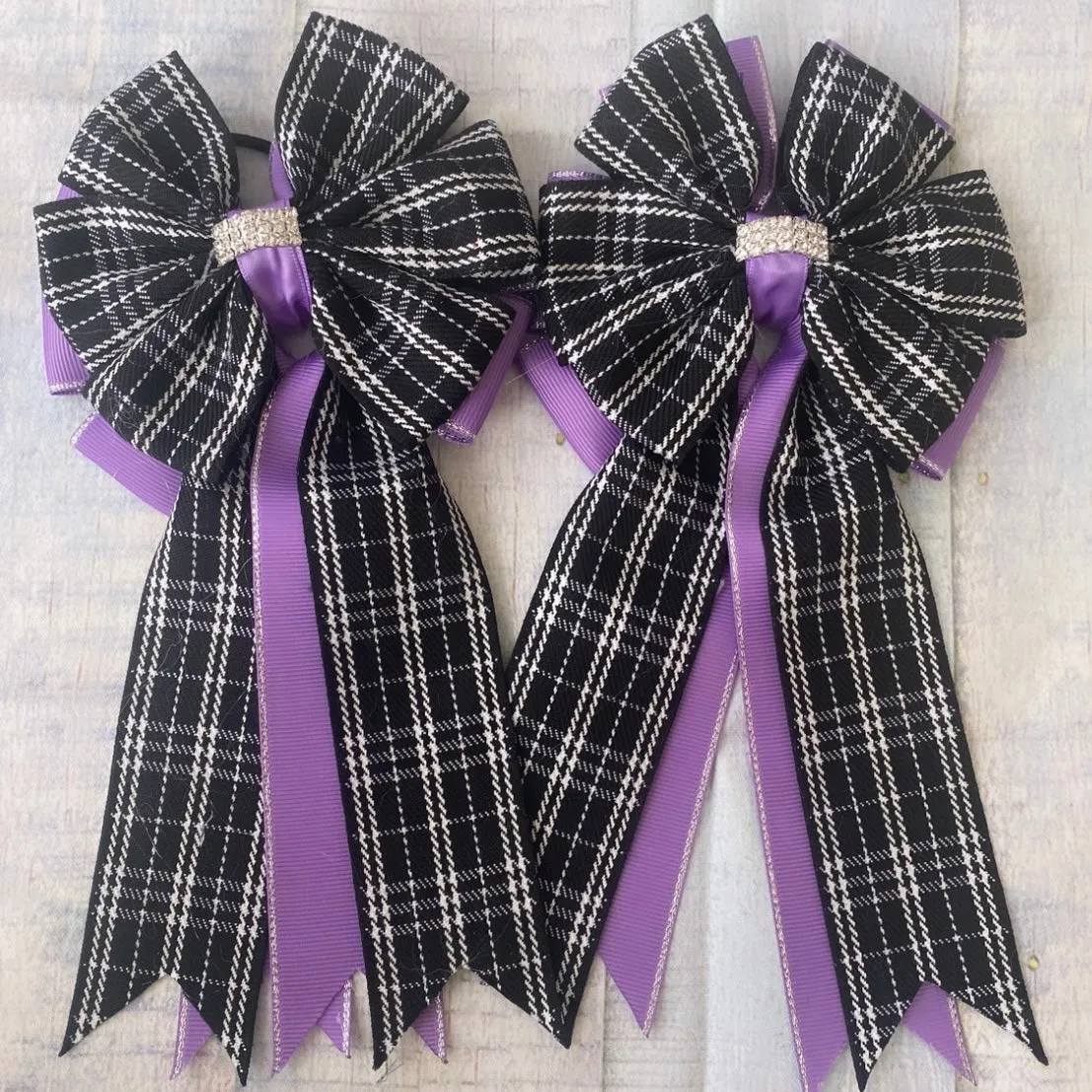 🫶 Show Bows: Black Plaid on Purple