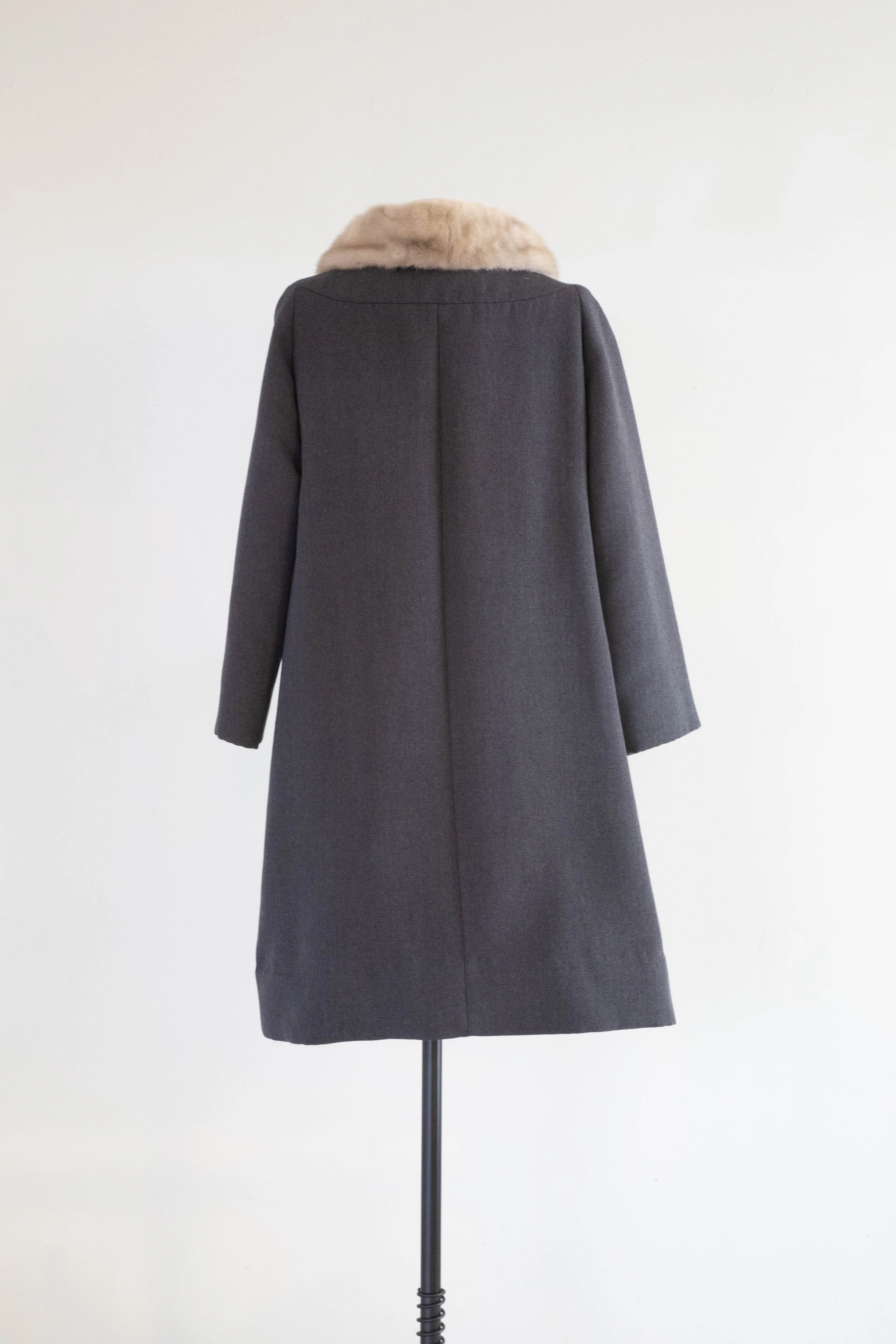 Absolutely Adorable 1960's Grey Wool Coat With Bows & Fur Collar / Medium