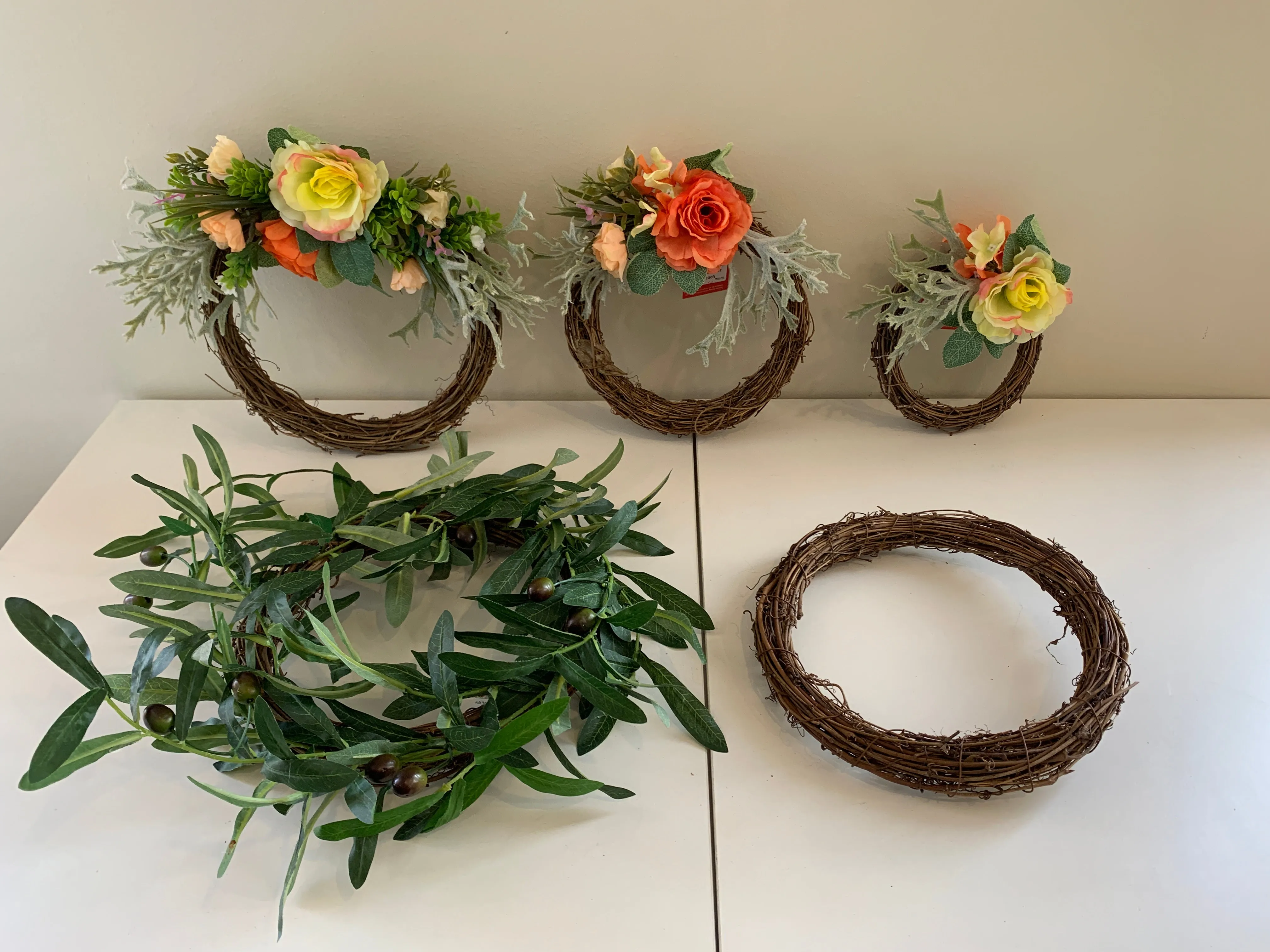 ACC0097 / 98 / 99 Wicker Wreath & Ring  (Floral / Plain / Olive)