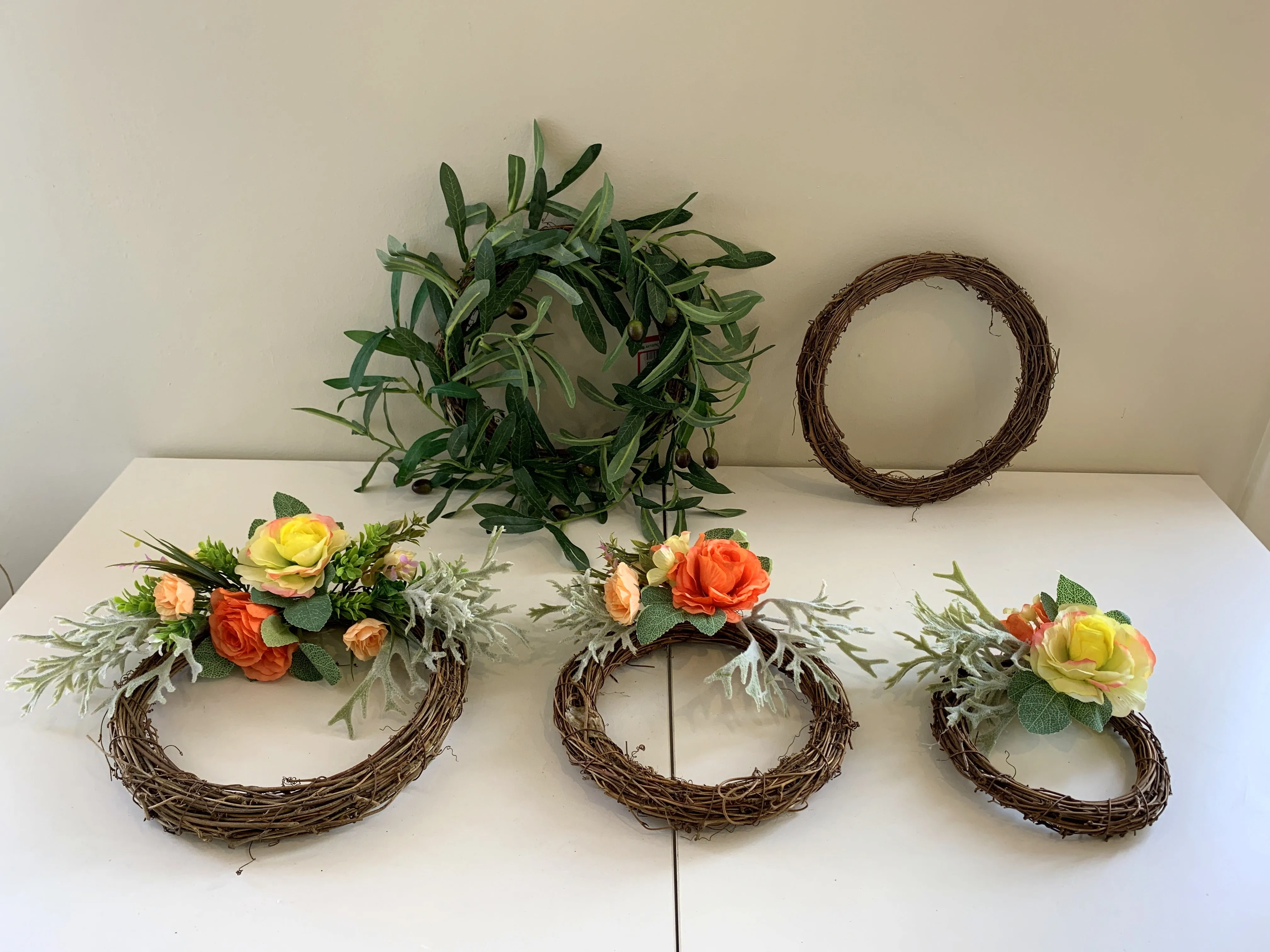 ACC0097 / 98 / 99 Wicker Wreath & Ring  (Floral / Plain / Olive)