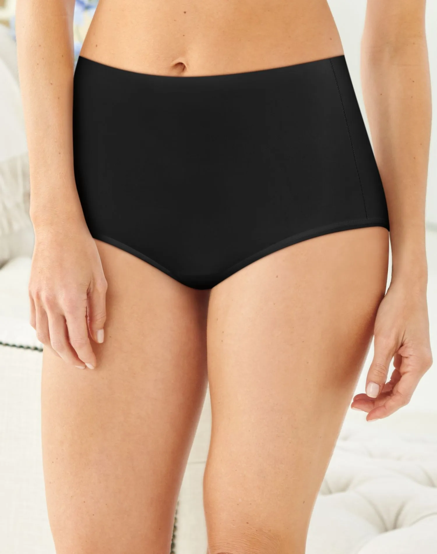 Bali Women`s Comfort Revolution with Smooth Tech SmoothTec Band Brief