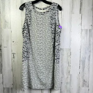 Black & White Dress Casual Short Skies Are Blue, Size M