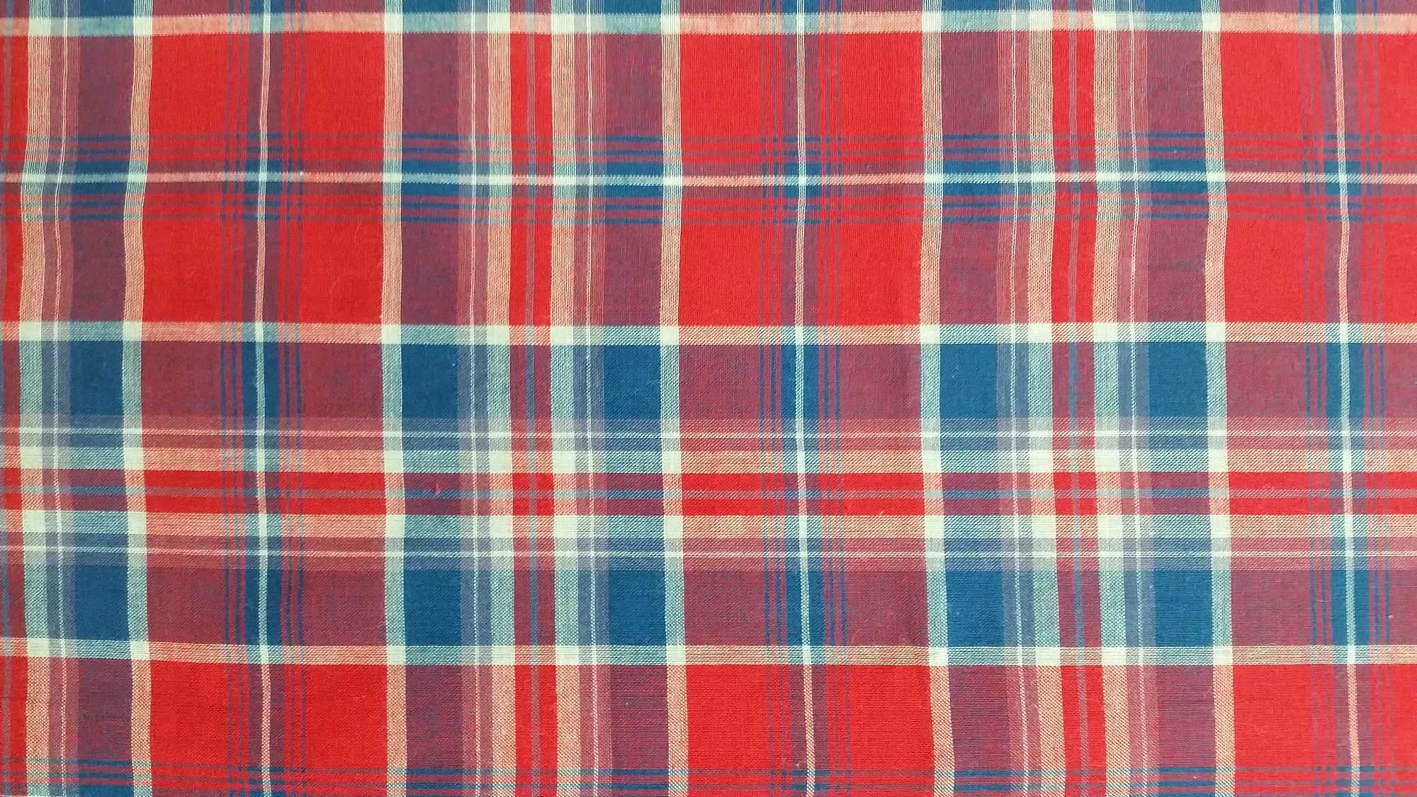 COTTON LAWN YARN DYED PLAID DSN-TRF NON-STRETCHED WOVEN - SHIRTING FABRIC <br><h6>1-NAVY/RED<br>250TRF-CLWNPTRF</h6>