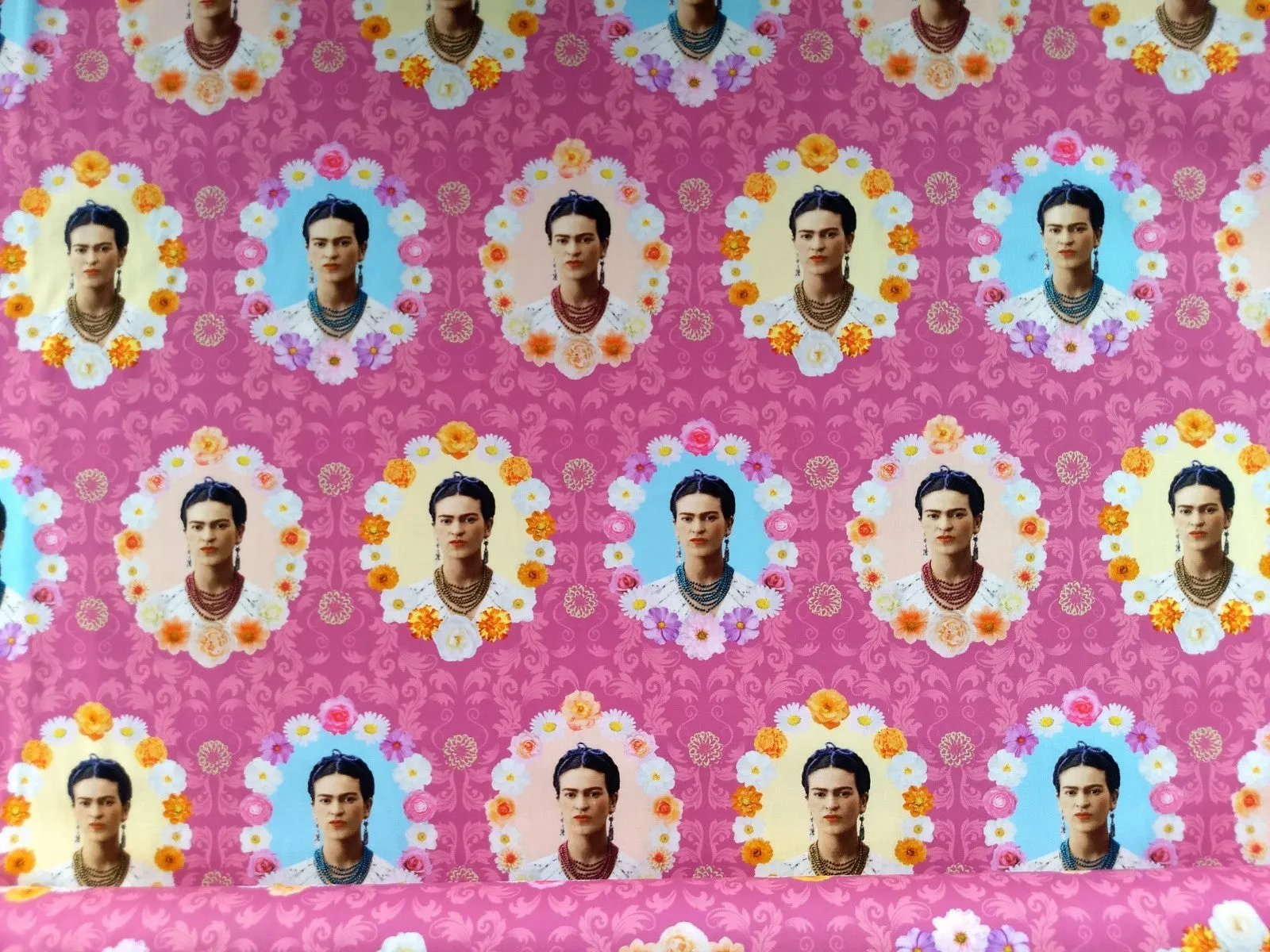 Cotton Print / Frida Wallpaper / Fuchsia