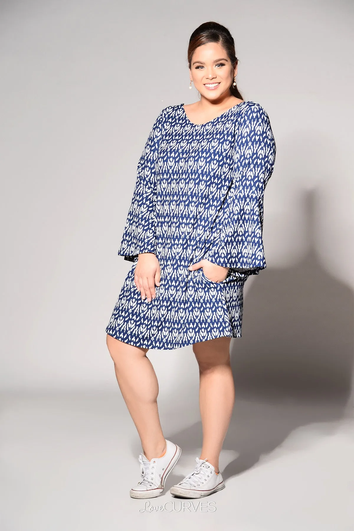 Flared Sleeves V-Neck Shift Dress - Dark Blue Ikat - REE