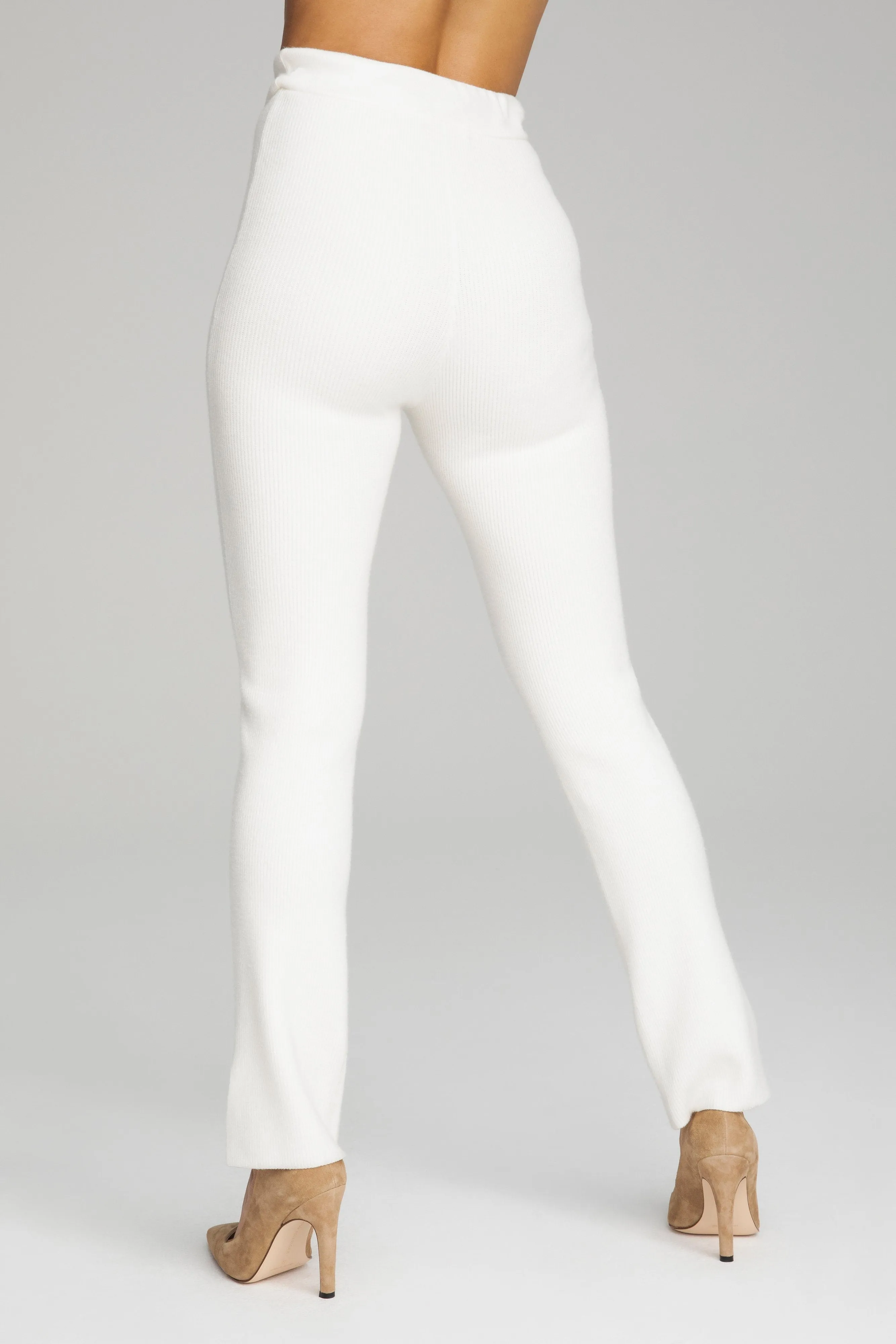 SLEEK AND SCULPTING PANT | IVORY001