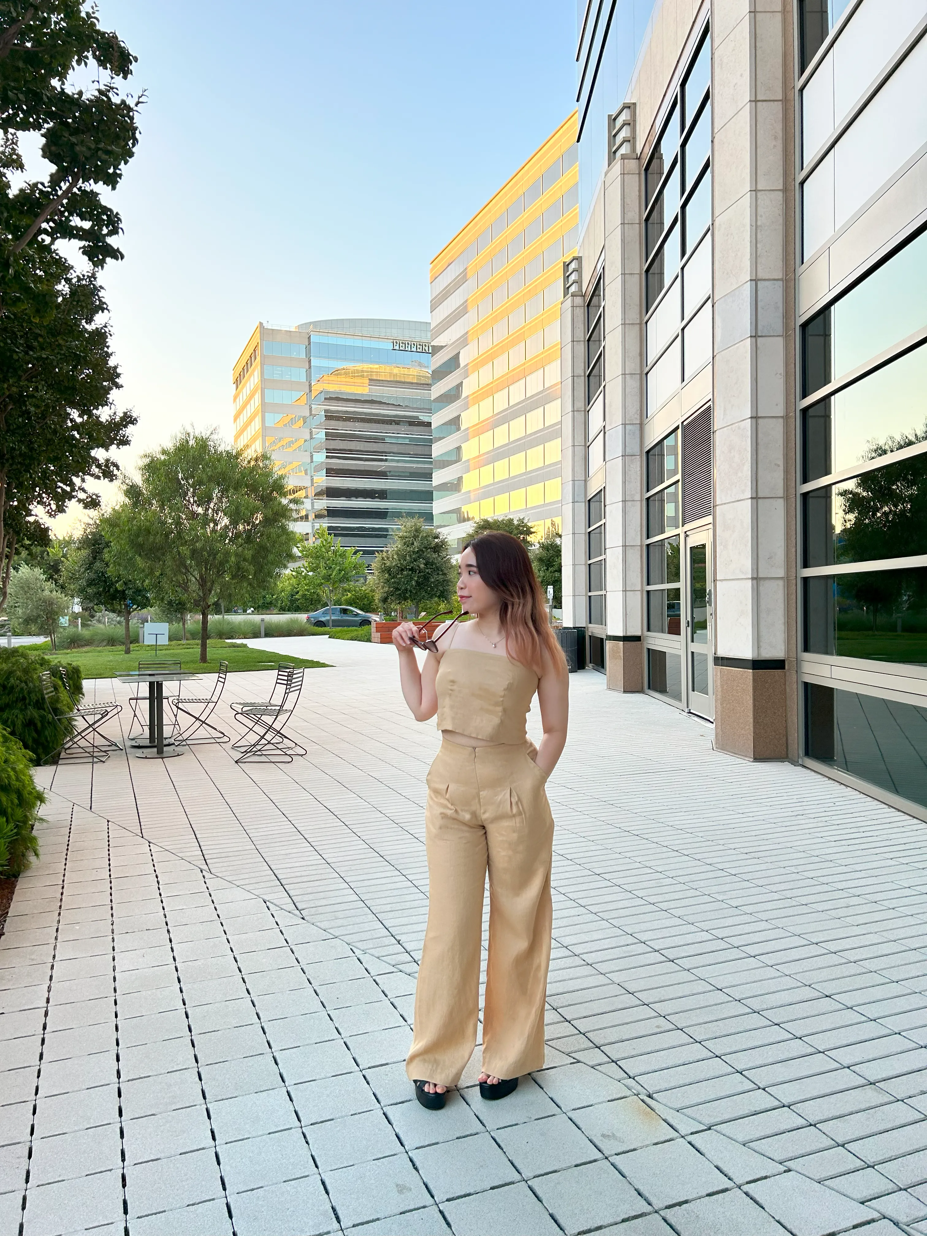 Sunny 100% Linen Mid-Rise Wide-Leg Trouser